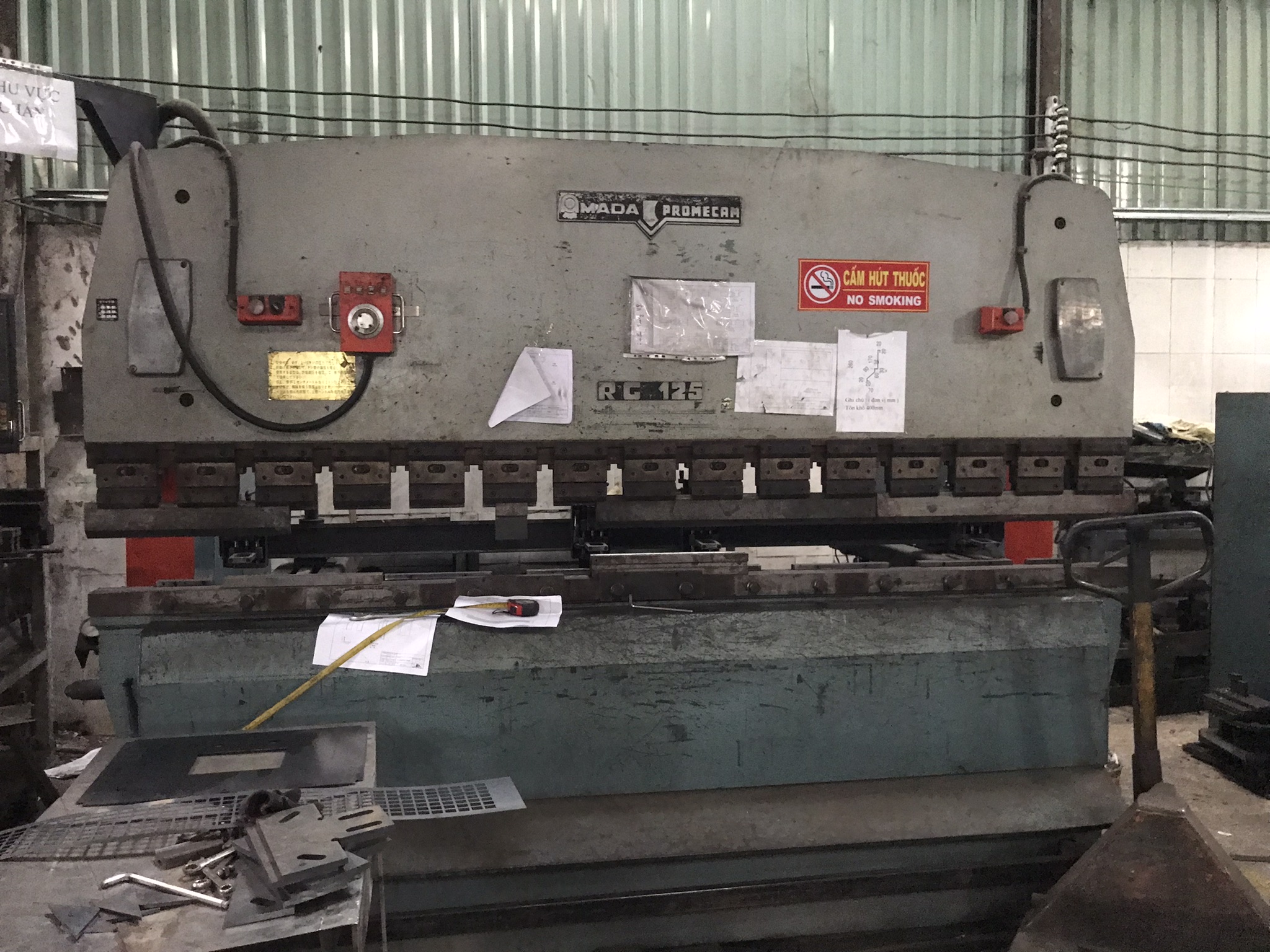 press brake machine.JPEG
